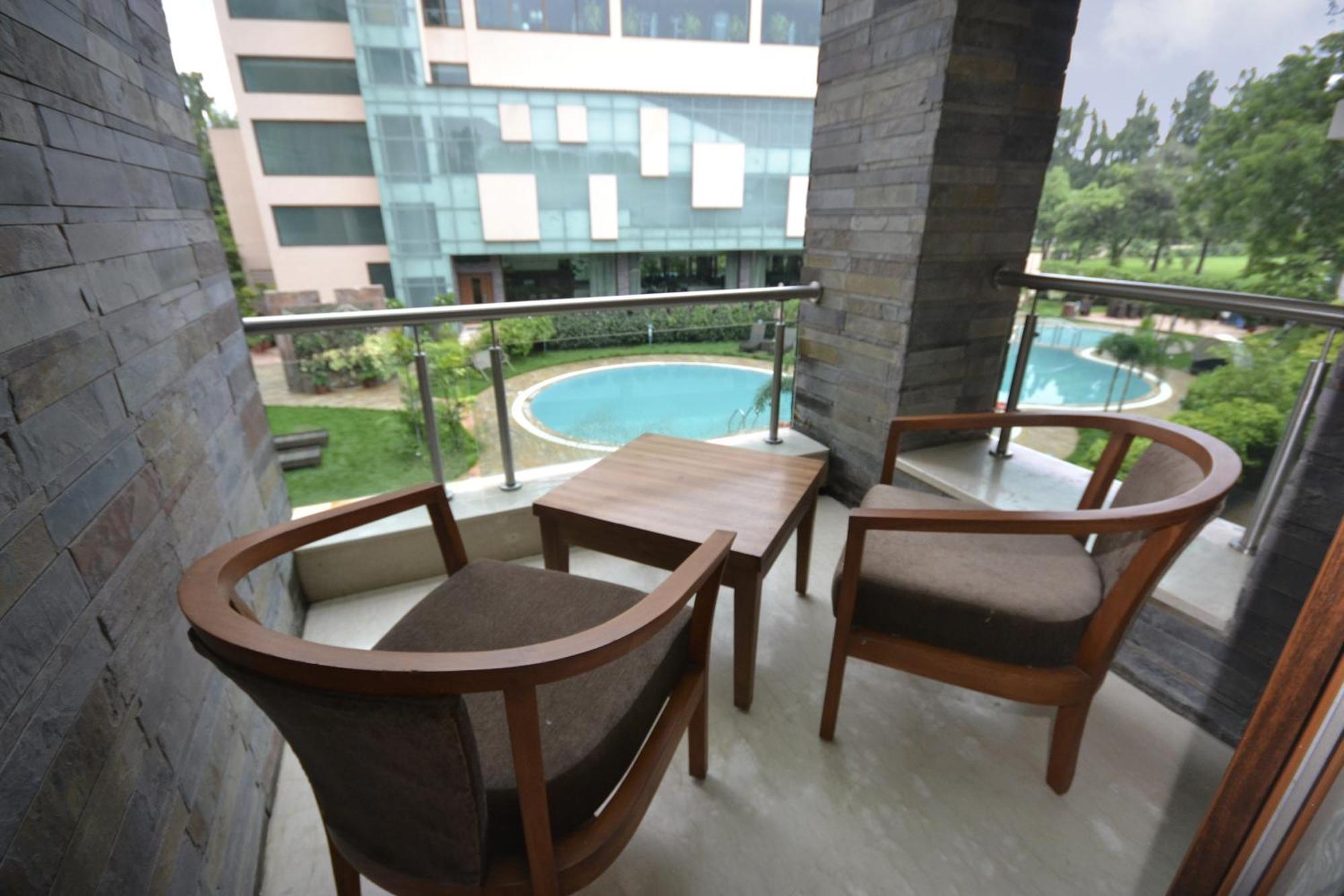 Boulevard 9 Luxury Resort & Spa Nadiad Exterior photo
