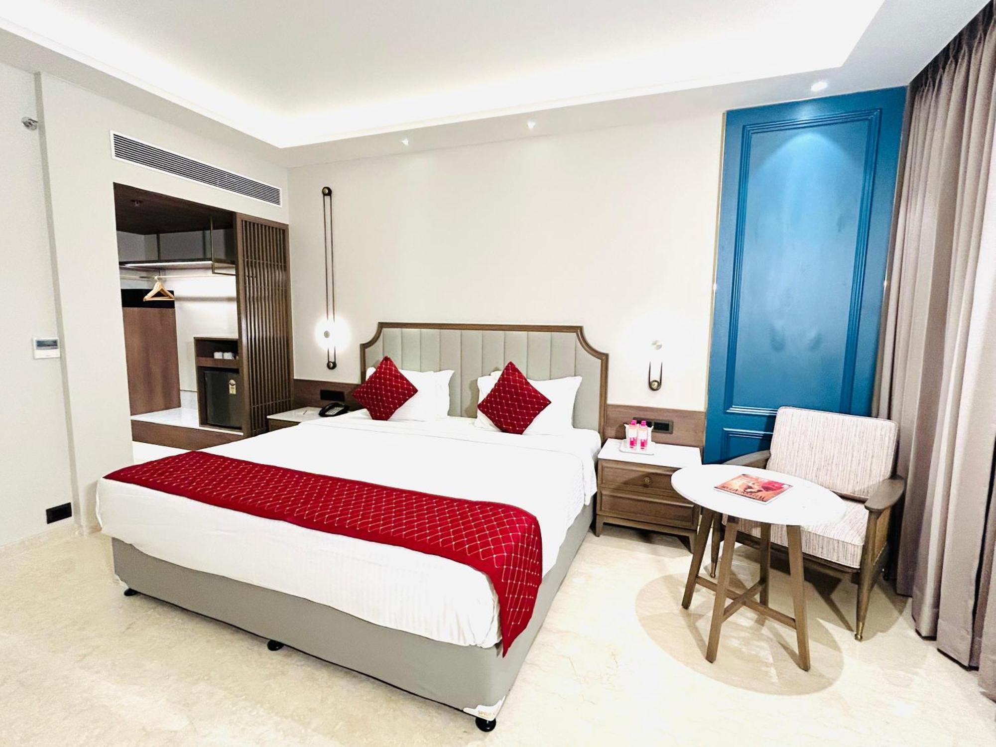 Boulevard 9 Luxury Resort & Spa Nadiad Exterior photo