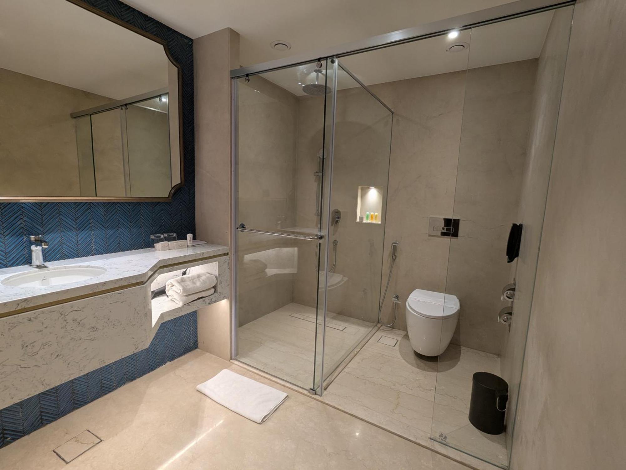 Boulevard 9 Luxury Resort & Spa Nadiad Exterior photo