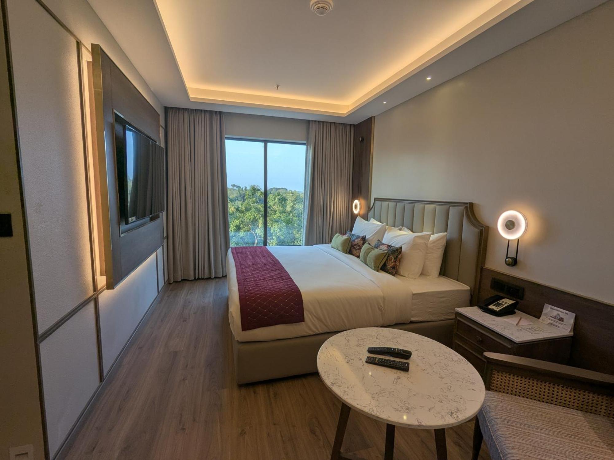 Boulevard 9 Luxury Resort & Spa Nadiad Exterior photo