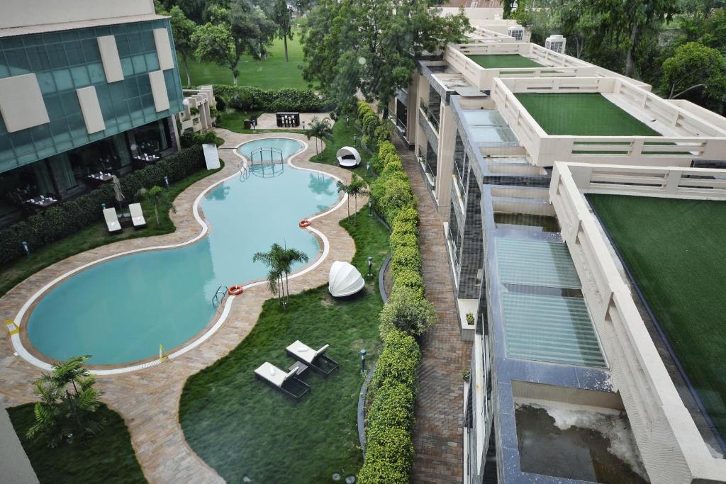 Boulevard 9 Luxury Resort & Spa Nadiad Exterior photo